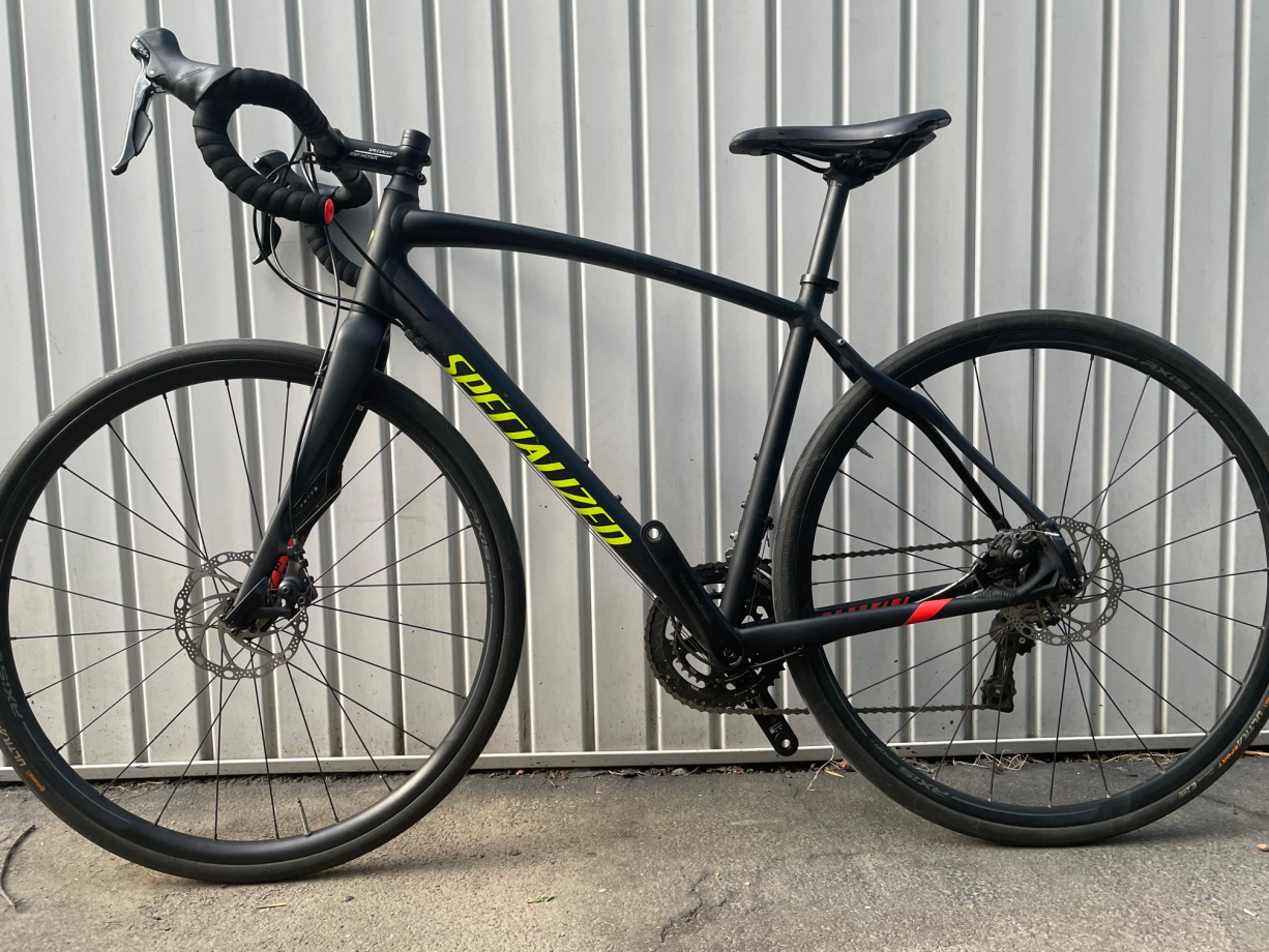 schwinn suburban deluxe men's comfort bike